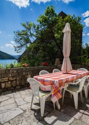 Villa for sale in Perast