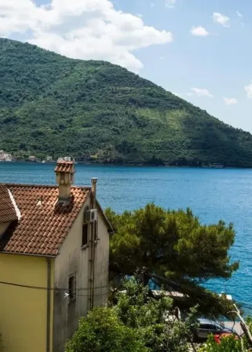 Villa for sale in Perast