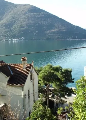 Villa for sale in Perast