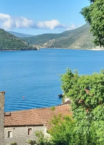 Villa for sale in Perast