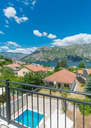 Villa for sale in Stoliv