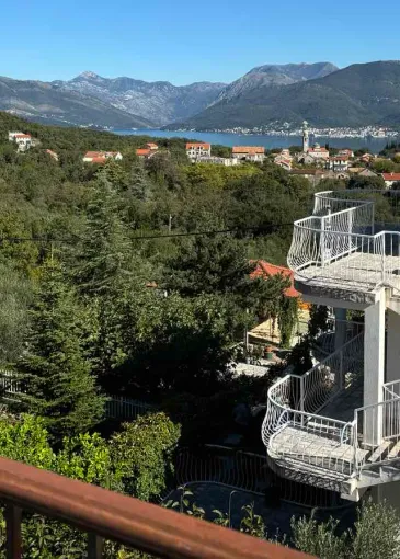 Villa for sale in Radovići