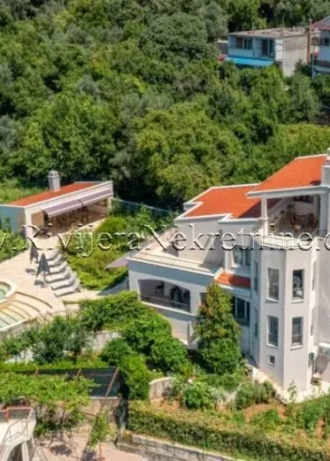 Villa for sale in Tivat