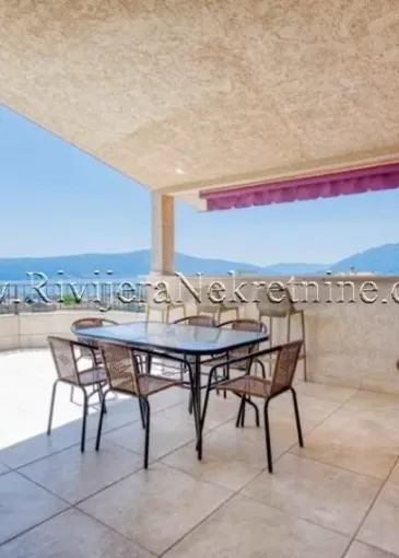 Villa for sale in Tivat