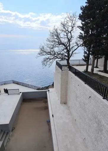 Villa for sale in Krstac