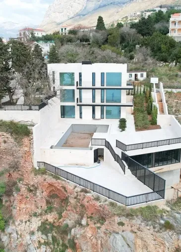 Villa for sale in Krstac