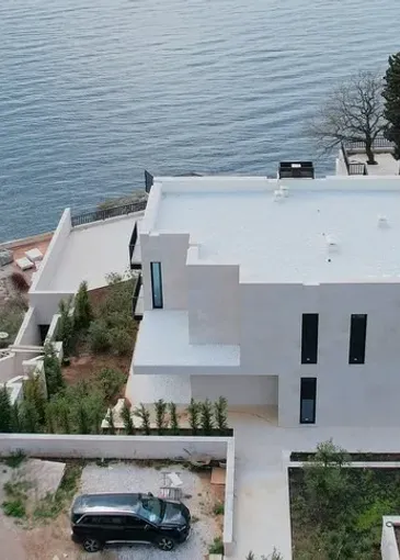 Villa for sale in Krstac