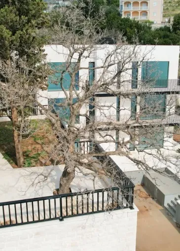 Villa for sale in Krstac