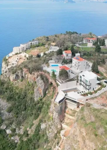 Villa for sale in Krstac