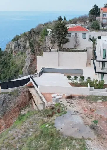 Villa for sale in Krstac